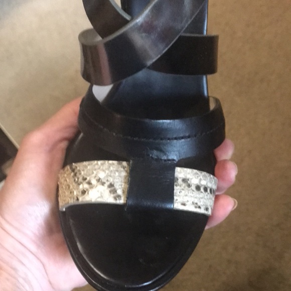 Like new ladies high heel Coach sandals. Size 7 1/2. Only worn once!! - Picture 14 of 16